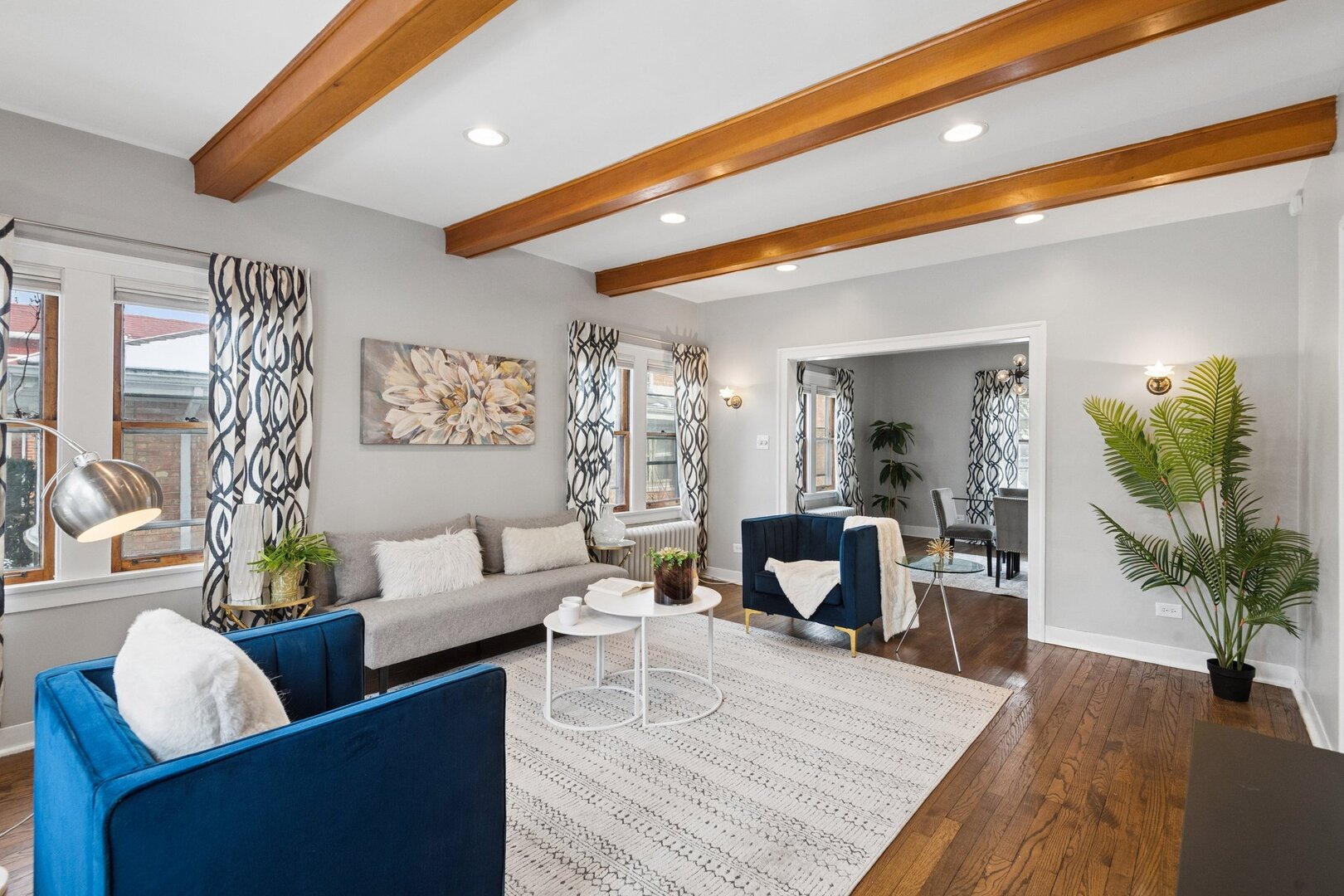 2233 W Greenleaf Avenue