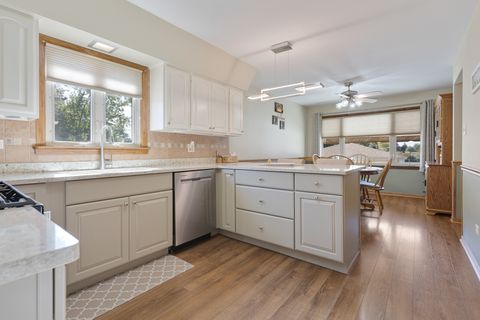 Tiny photo for 9208 NASHVILLE Avenue, Oak Lawn, IL 60453 (MLS # 12502242)