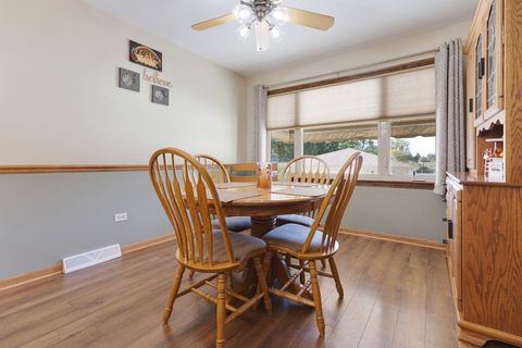 Tiny photo for 9208 NASHVILLE Avenue, Oak Lawn, IL 60453 (MLS # 12502242)