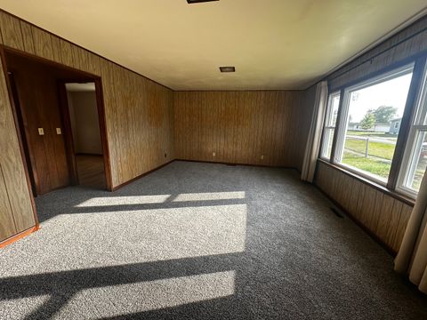 Tiny photo for 213 Peoria Street N, Gilman, IL 60938 (MLS # 12475721)