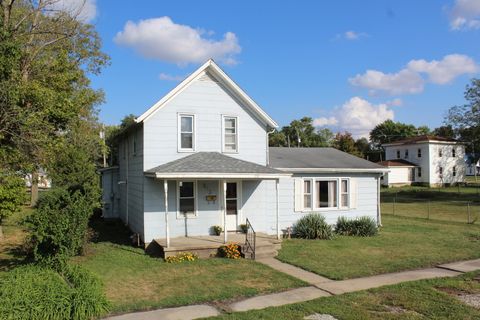 Tiny photo for 213 Peoria Street N, Gilman, IL 60938 (MLS # 12475721)