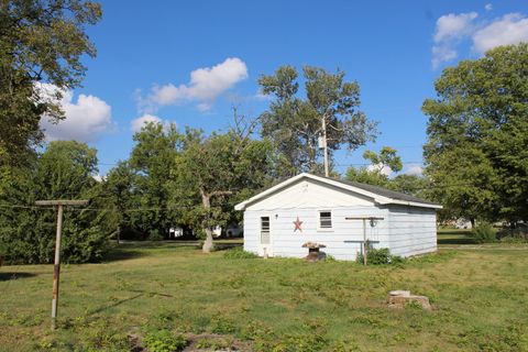 Tiny photo for 213 Peoria Street N, Gilman, IL 60938 (MLS # 12475721)