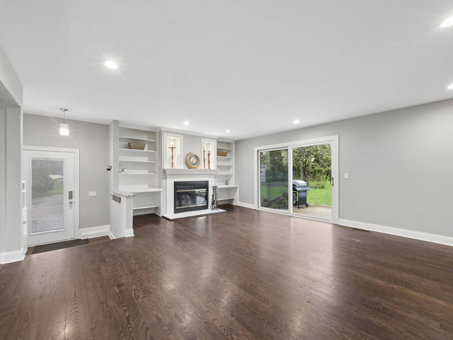 6220 Crescent Drive