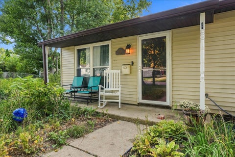 Tiny photo for 1007 S Livingston Street, Bloomington, IL 61701 (MLS # 12750989)