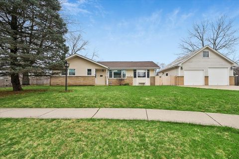 Photo of 644 Pierce Court, Grayslake, IL 60030 (MLS # 12618598)