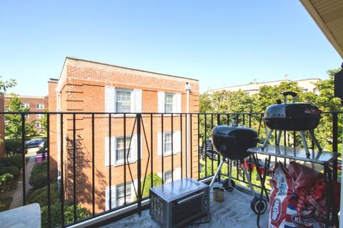Tiny photo for 2065 W FARWELL Avenue #3N, Chicago, IL 60659 (MLS # 12466483)