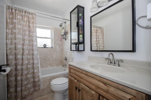 Tiny photo for 2065 W FARWELL Avenue #3N, Chicago, IL 60659 (MLS # 12466483)