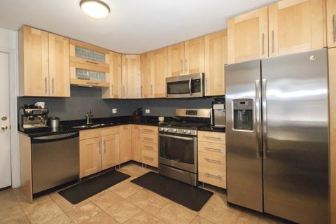 Tiny photo for 2065 W FARWELL Avenue #3N, Chicago, IL 60659 (MLS # 12466483)