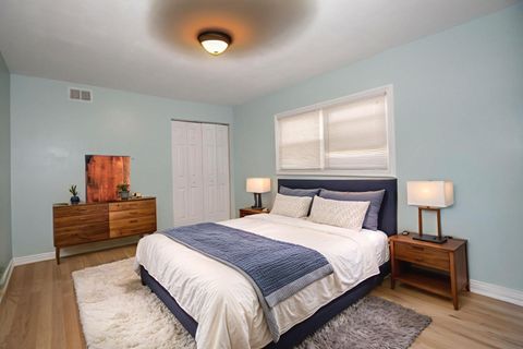 Tiny photo for 2065 W FARWELL Avenue #3N, Chicago, IL 60659 (MLS # 12466483)
