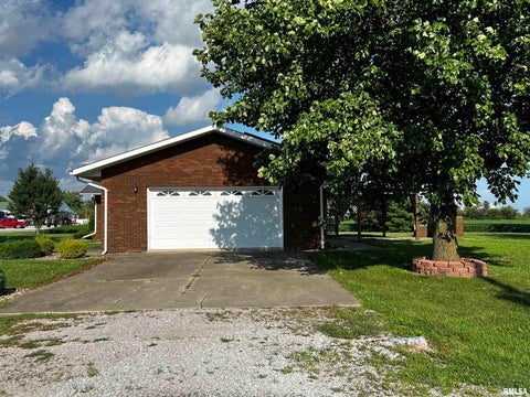 Tiny photo for 210 W 5TH Street, St Peter, IL 62880 (MLS # EB459047)