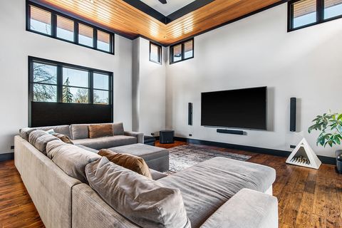 Tiny photo for 6505 N Knox Avenue, Lincolnwood, IL 60645 (MLS # 12544415)