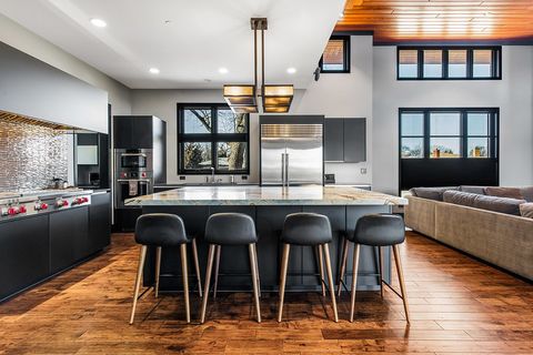 Tiny photo for 6505 N Knox Avenue, Lincolnwood, IL 60645 (MLS # 12544415)