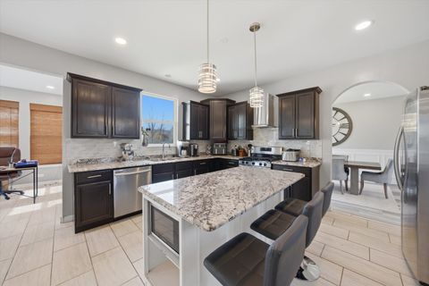 Tiny photo for 401 Cotoneaster Court, Oswego, IL 60543 (MLS # 12628703)