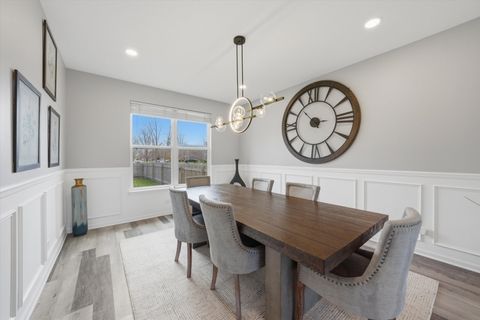 Tiny photo for 401 Cotoneaster Court, Oswego, IL 60543 (MLS # 12628703)