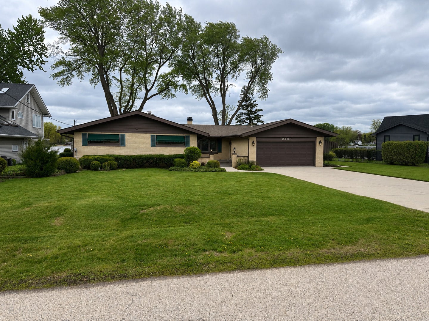 2403 W Fairview Avenue