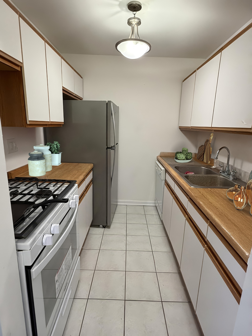 10037 S Walnut Terrace 312