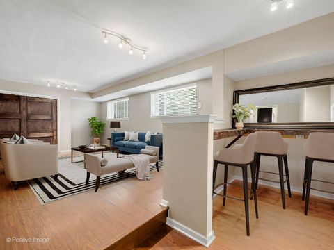 Tiny photo for 814 S HAWTHORNE Avenue, Elmhurst, IL 60126 (MLS # 12480673)