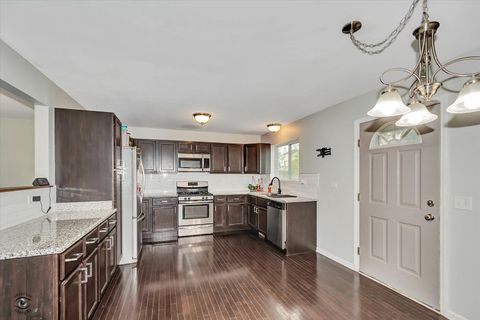 Tiny photo for 1112 Kim Court, Joliet, IL 60431 (MLS # 12418344)
