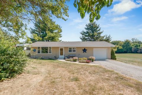 Tiny photo for 804 S Lincoln Street, Philo, IL 61864 (MLS # 12450691)