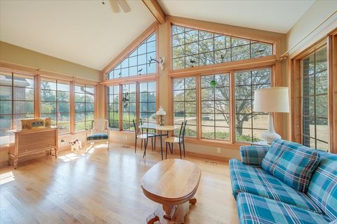 Tiny photo for 804 S Lincoln Street, Philo, IL 61864 (MLS # 12450691)
