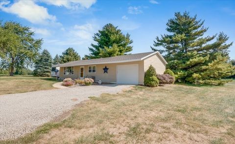 Tiny photo for 804 S Lincoln Street, Philo, IL 61864 (MLS # 12450691)