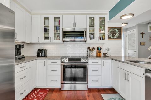 Tiny photo for 705 COLBY Court, Gurnee, IL 60031 (MLS # 12552369)