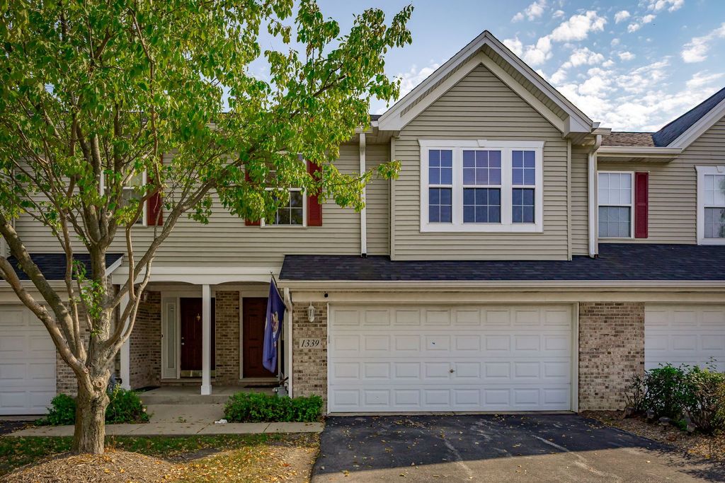 Photo for 1339 Harvest Drive, Crest Hill, IL 60403 (MLS # 12501877)