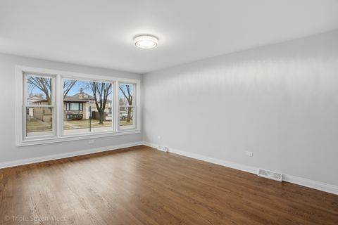 Tiny photo for 5115 S Melvina Avenue, Chicago, IL 60638 (MLS # 12585287)