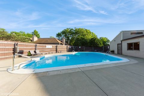 Tiny photo for 3341 Beacon Street #32, North Chicago, IL 60064 (MLS # 12472977)