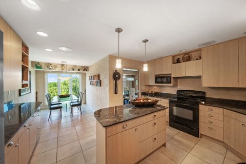 Tiny photo for 3810 Mission Hills Road #401, Northbrook, IL 60062 (MLS # 12683445)