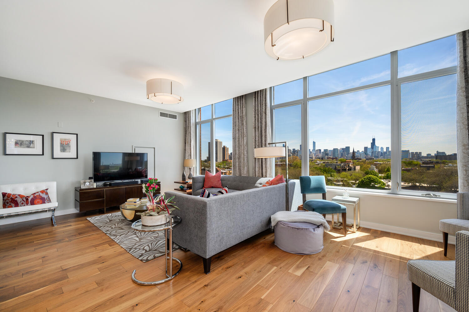 540 W Webster Avenue 611