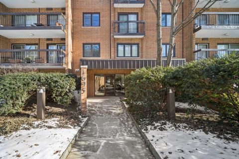 Tiny photo for 1695 2nd Street #402, Highland Park, IL 60035 (MLS # 12539985)