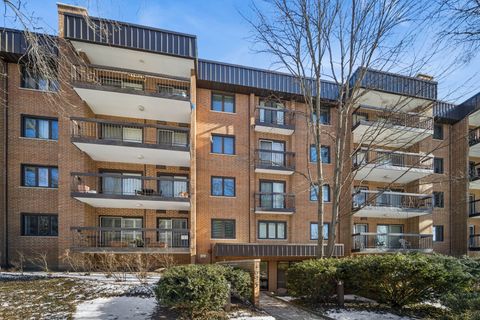 Tiny photo for 1695 2nd Street #402, Highland Park, IL 60035 (MLS # 12539985)