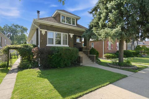 Photo of 3616 Wisconsin Avenue, Berwyn, IL 60402 (MLS # 12727240)