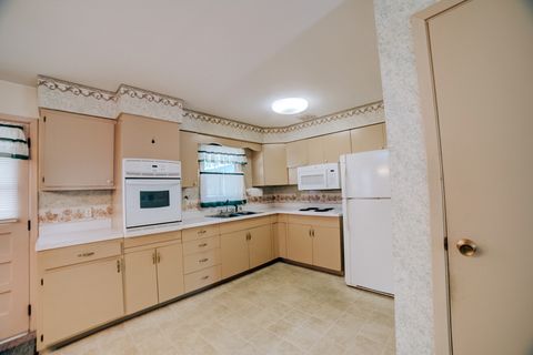 Tiny photo for 100 W Herron Court, Watseka, IL 60970 (MLS # 12413434)