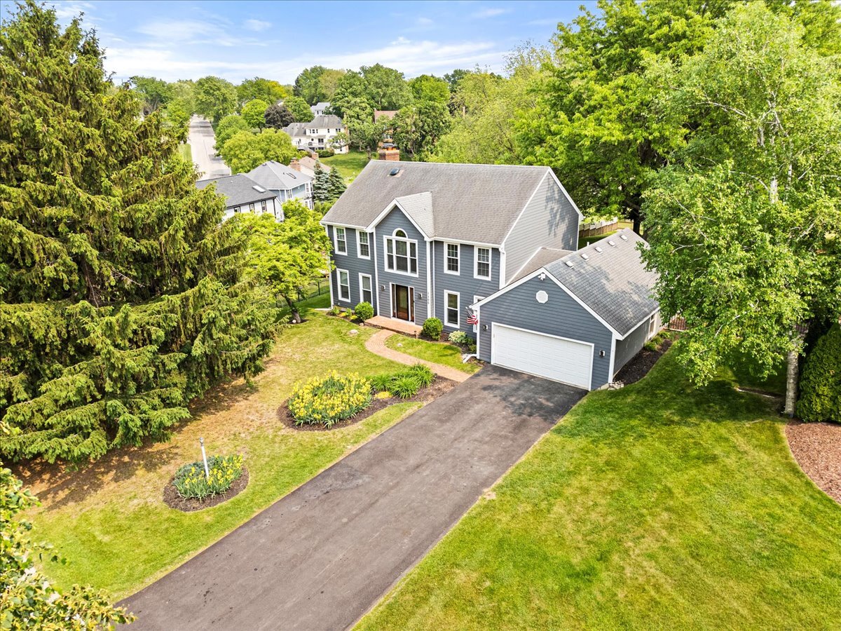 1105 SPRING HILL Drive