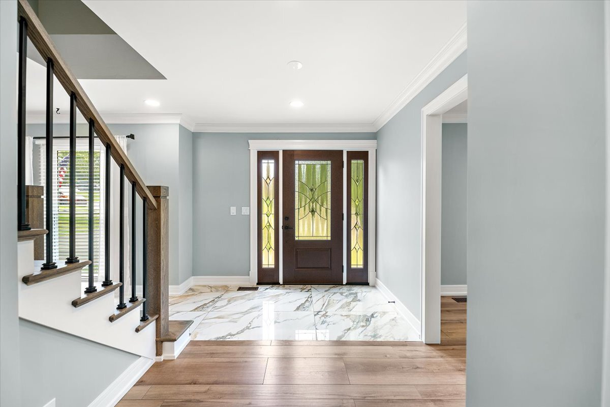 1105 SPRING HILL Drive