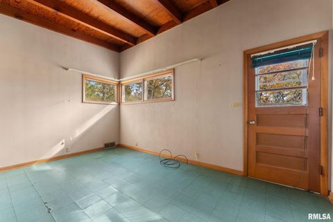 Tiny photo for 2575 33RD Street, Moline, IL 61265 (MLS # QC4269150)