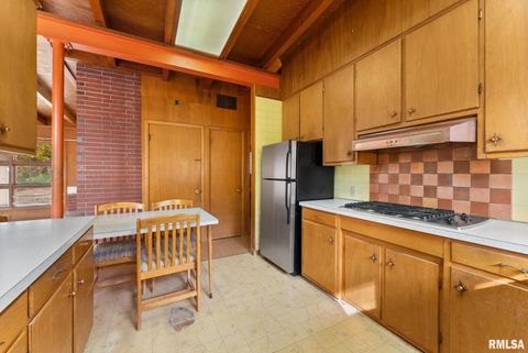 Tiny photo for 2575 33RD Street, Moline, IL 61265 (MLS # QC4269150)