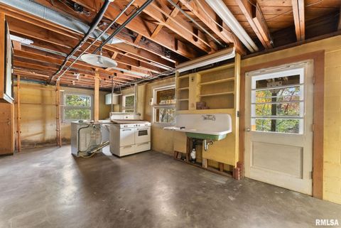 Tiny photo for 2575 33RD Street, Moline, IL 61265 (MLS # QC4269150)