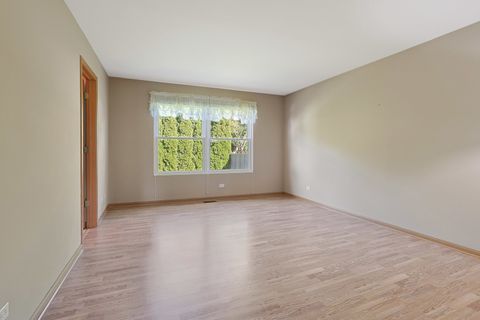 Tiny photo for 2 Danbury Court, Lake In The Hills, IL 60156 (MLS # 12504031)