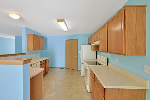 Tiny photo for 2 Danbury Court, Lake In The Hills, IL 60156 (MLS # 12504031)