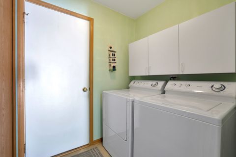 Tiny photo for 2 Danbury Court, Lake In The Hills, IL 60156 (MLS # 12504031)