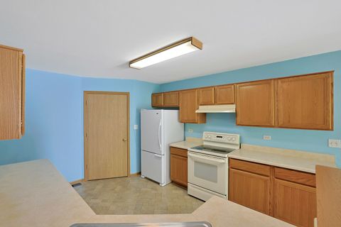 Tiny photo for 2 Danbury Court, Lake In The Hills, IL 60156 (MLS # 12504031)