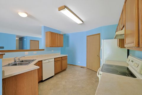 Tiny photo for 2 Danbury Court, Lake In The Hills, IL 60156 (MLS # 12504031)