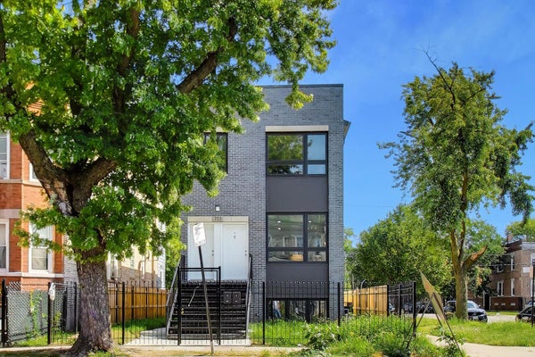 703 N HOMAN AVE # 1, CHICAGO, IL 60624 - Image 7189d433e329a57c41a4fa74ffaa0e75/1299796530