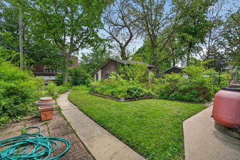 Tiny photo for 11427 S Longwood Drive, Chicago, IL 60643 (MLS # 12643237)