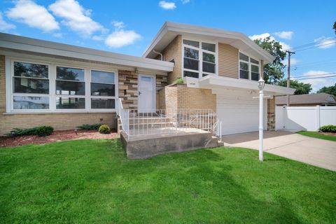 Tiny photo for 14940 Oak Street, Dolton, IL 60419 (MLS # 12678671)