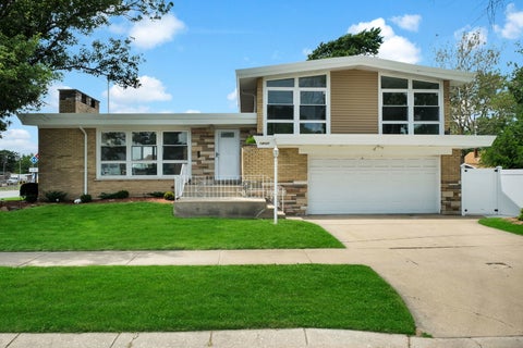Photo of 14940 Oak Street, Dolton, IL 60419 (MLS # 12678671)