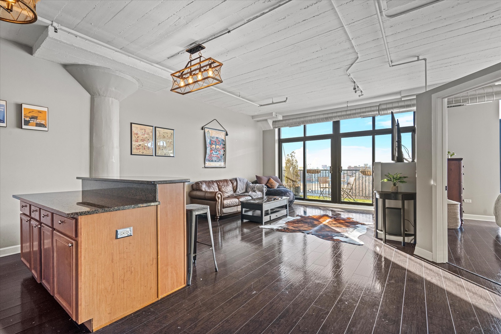 1524 S Sangamon Street 512-S